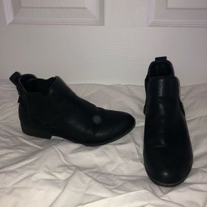 Madden Girl short black boots